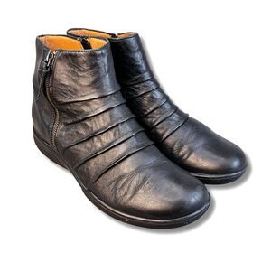 Clarks Women’s Kearns Blush Boot Bootie Cushion Soft  Size 12 Black Zip Sides